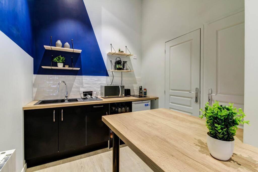 Le Berlier 60M2 + Cour Privee - Centre Historique Apartment Dijon Exterior photo